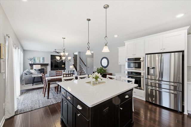 3721 Strawberry Lane, Chanhassen, MN 55331