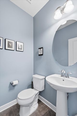 3721 Strawberry Lane, Chanhassen, MN 55331