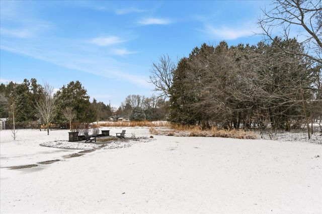 3721 Strawberry Lane, Chanhassen, MN 55331