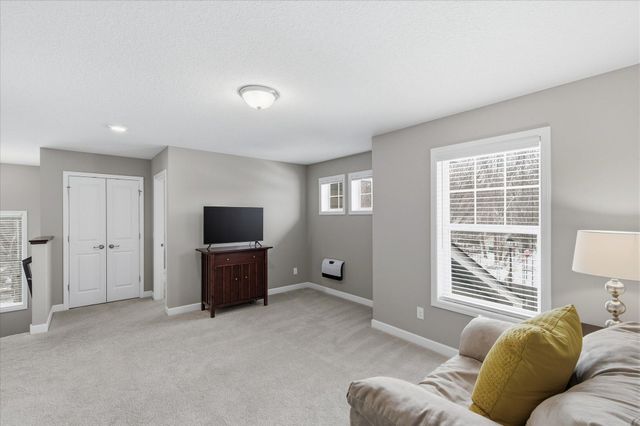 3721 Strawberry Lane, Chanhassen, MN 55331