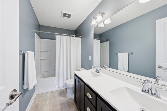 3721 Strawberry Lane, Chanhassen, MN 55331