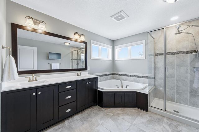 3721 Strawberry Lane, Chanhassen, MN 55331