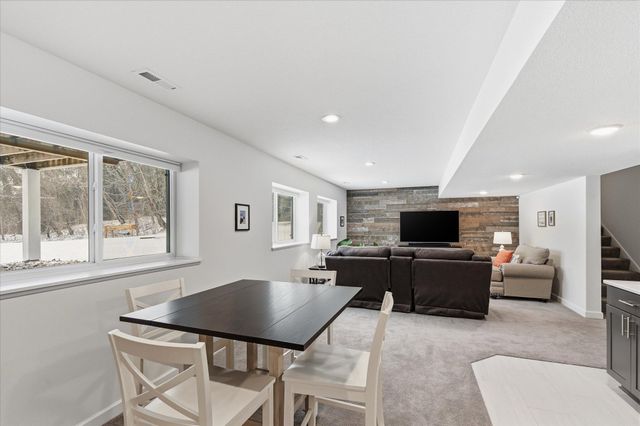 3721 Strawberry Lane, Chanhassen, MN 55331