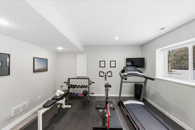 3721 Strawberry Lane, Chanhassen, MN 55331