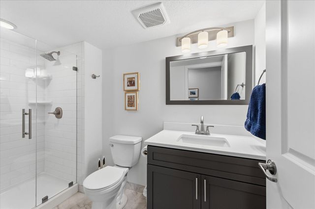 3721 Strawberry Lane, Chanhassen, MN 55331