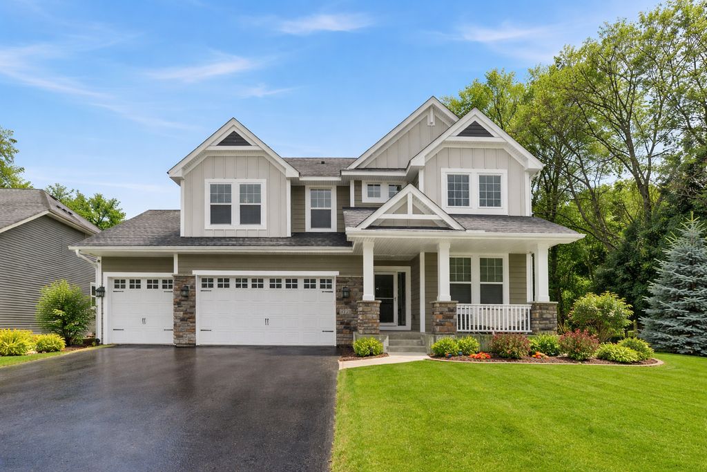 3721 Strawberry Lane, Chanhassen, MN 55331