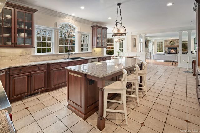 11 Lost Nations Road, Pound Ridge, NY 10576