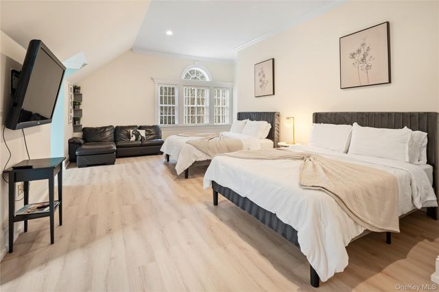 11 Lost Nations Road, Pound Ridge, NY 10576