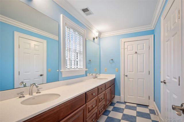 11 Lost Nations Road, Pound Ridge, NY 10576