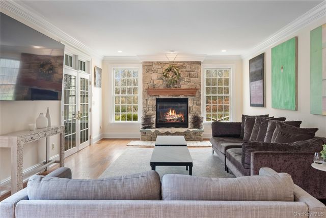 11 Lost Nations Road, Pound Ridge, NY 10576