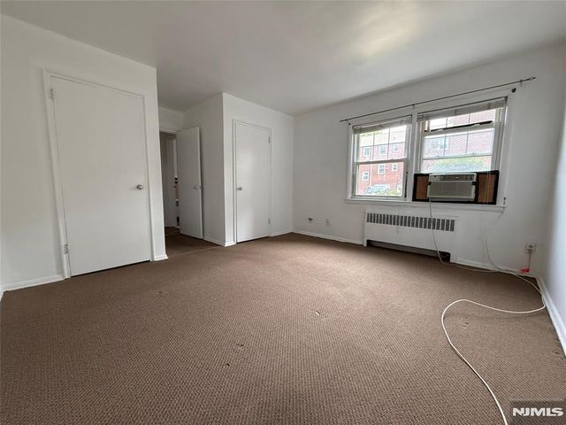 12 Gainesborough Terrace 1B, River Edge, NJ 07661