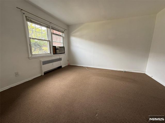 12 Gainesborough Terrace 1B, River Edge, NJ 07661