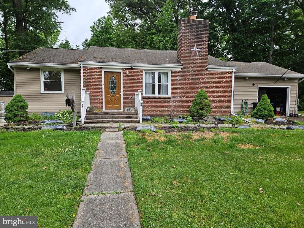 44 DEVON RD, Mount Holly, NJ 08060