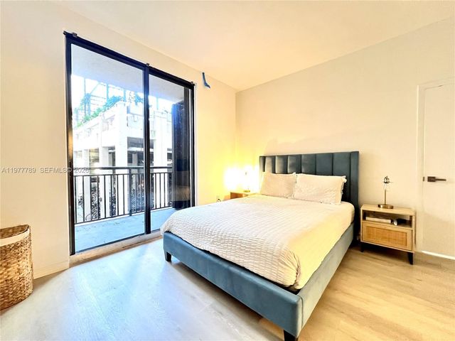 540 Brickell Key Dr 202, Miami, FL 33131