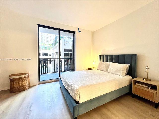 540 Brickell Key Dr 202, Miami, FL 33131