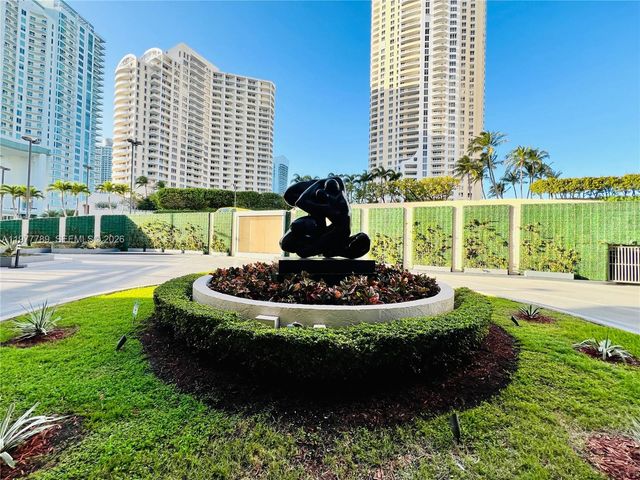 540 Brickell Key Dr 202, Miami, FL 33131