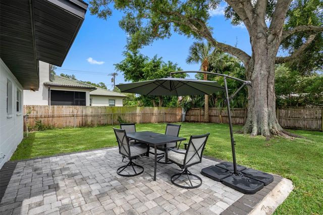 5104 W CLEVELAND STREET, Tampa, FL 33609