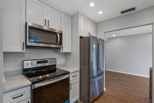 5104 W CLEVELAND STREET, Tampa, FL 33609