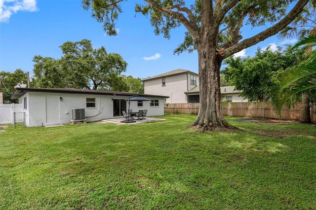 5104 W CLEVELAND STREET, Tampa, FL 33609