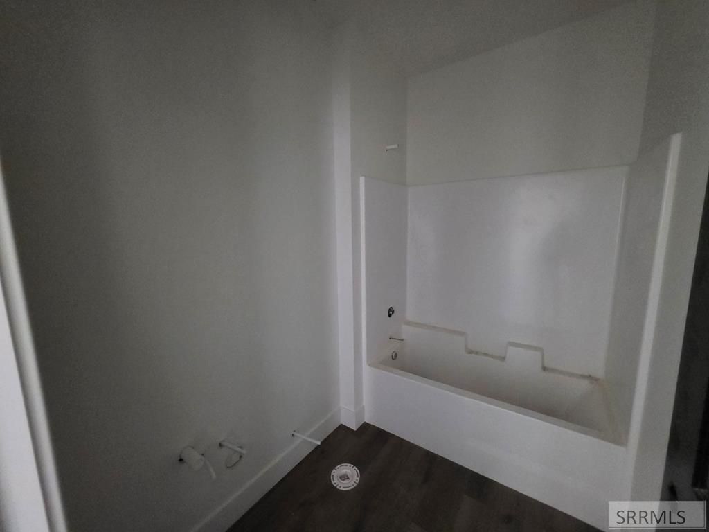 Image 14 of property listing at 672 S Cutler Avenue, Sugar City, ID 83448