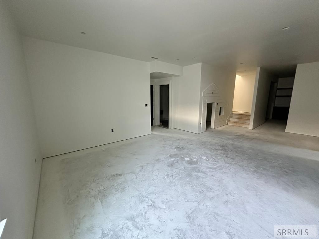 Image 19 of property listing at 672 S Cutler Avenue, Sugar City, ID 83448