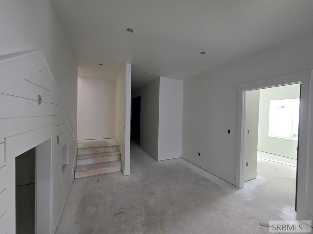 Image 21 of property listing at 672 S Cutler Avenue, Sugar City, ID 83448