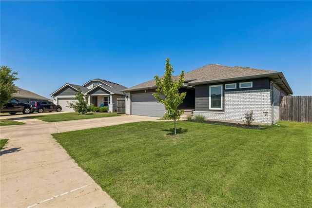 3440 Pagoda Pead Drive, Yukon, OK 73099