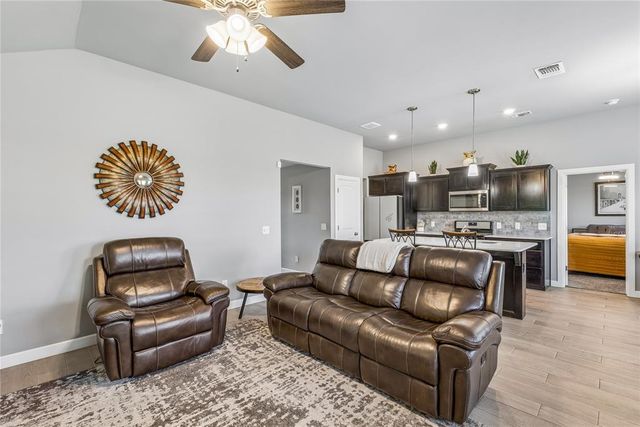 3440 Pagoda Pead Drive, Yukon, OK 73099