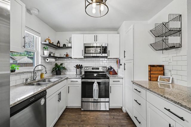 411 E Tucker Boulevard, Arlington, TX 76010
