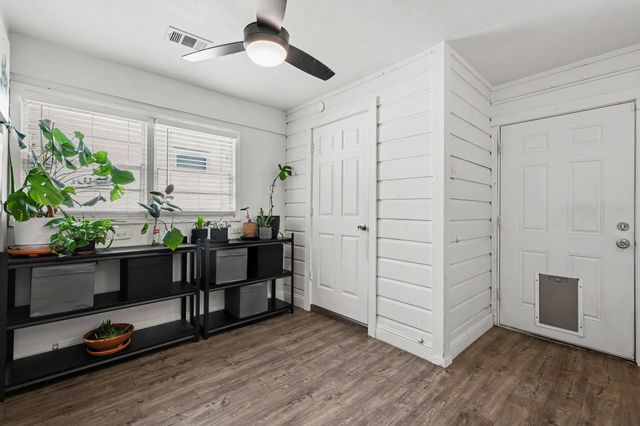 411 E Tucker Boulevard, Arlington, TX 76010