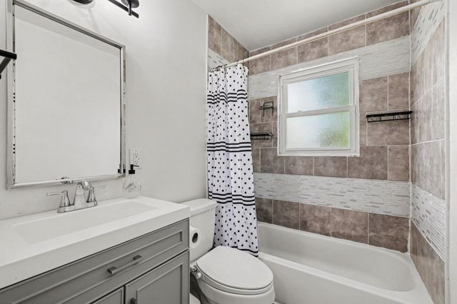411 E Tucker Boulevard, Arlington, TX 76010