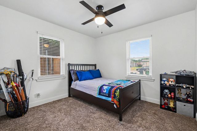 411 E Tucker Boulevard, Arlington, TX 76010