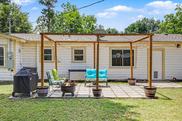 411 E Tucker Boulevard, Arlington, TX 76010