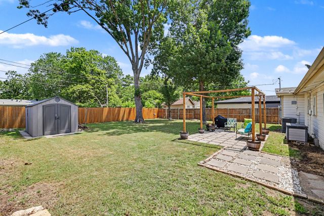 411 E Tucker Boulevard, Arlington, TX 76010