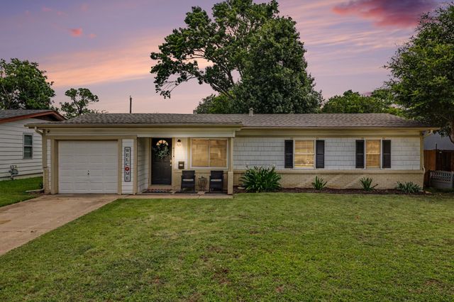 411 E Tucker Boulevard, Arlington, TX 76010