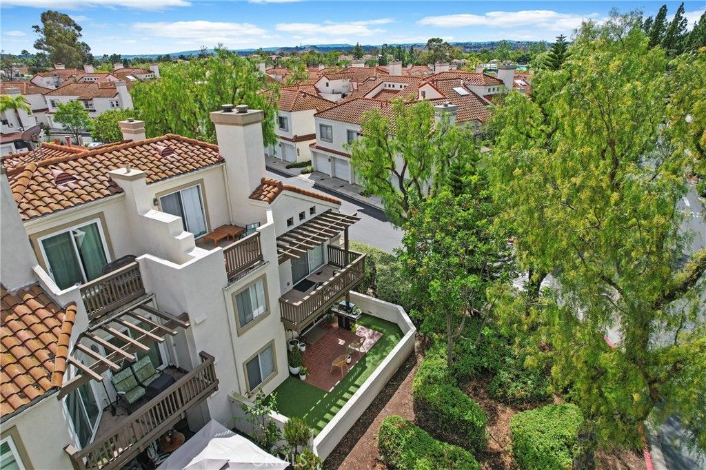 Image 2 of property listing at 1 Via Garceta, Rancho Santa Margarita, CA 92688