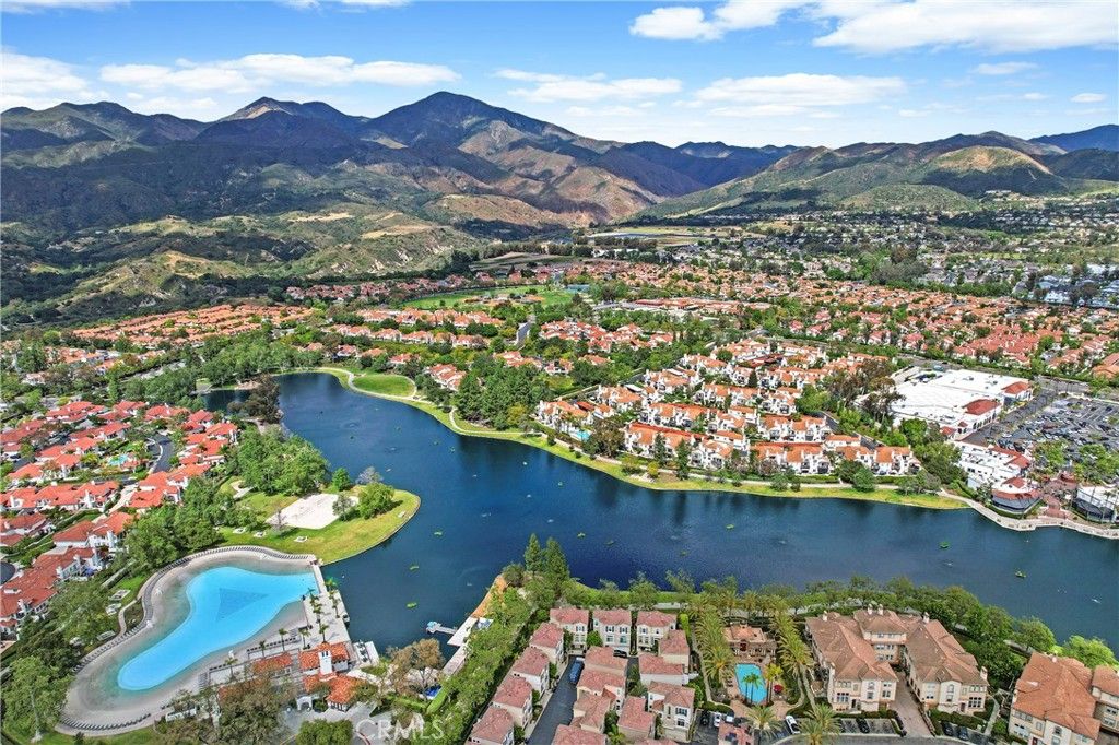 Image 28 of property listing at 1 Via Garceta, Rancho Santa Margarita, CA 92688