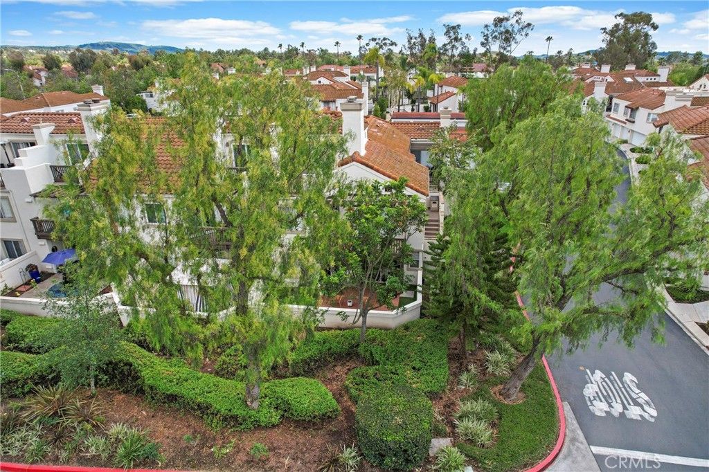 Image 3 of property listing at 1 Via Garceta, Rancho Santa Margarita, CA 92688