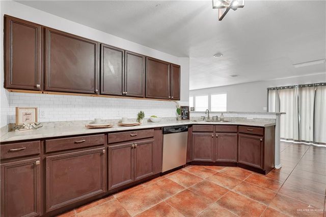 2110 Eagle Landing Drive, Edinburg, TX 78542