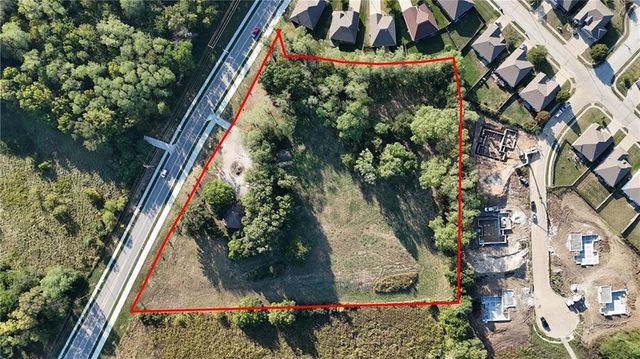 9121 NW Old Stagecoach Road, Kansas City, MO 64154