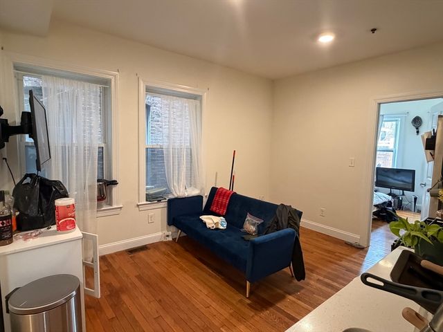 830 Huntington Ave 1, Boston, MA 02115