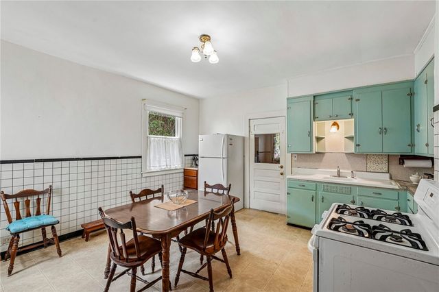 1612 Hanna St, New Castle, PA 16102