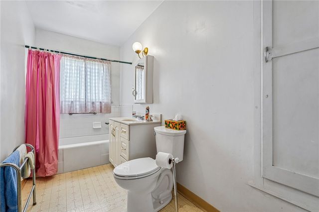 1612 Hanna St, New Castle, PA 16102