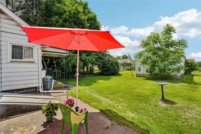 1612 Hanna St, New Castle, PA 16102