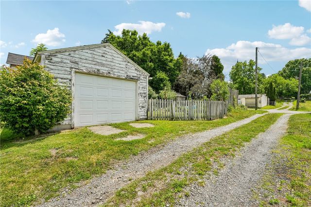 1612 Hanna St, New Castle, PA 16102