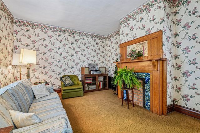 1612 Hanna St, New Castle, PA 16102