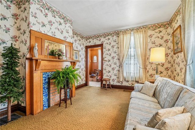 1612 Hanna St, New Castle, PA 16102