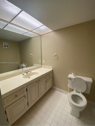 2703 Nassau Bend E2, Coconut Creek, FL 33066