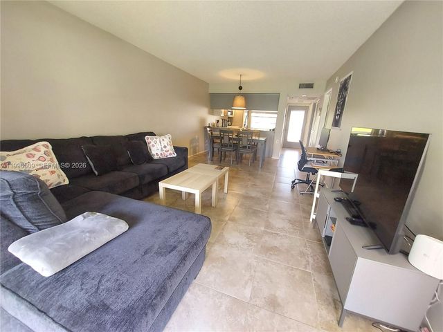 2703 Nassau Bend E2, Coconut Creek, FL 33066