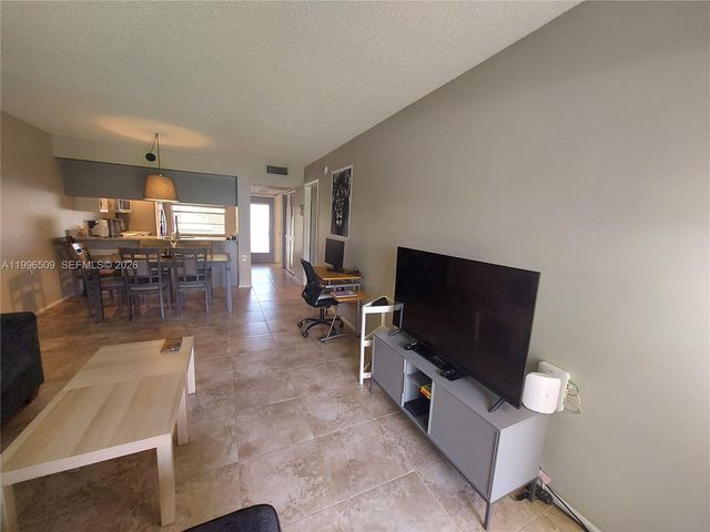 2703 Nassau Bend E2, Coconut Creek, FL 33066
